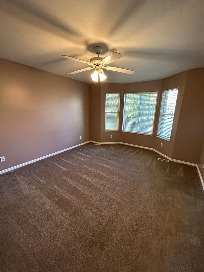 Building Photo - 5 Bedroom 3 Bathroom House in Heber, Utah