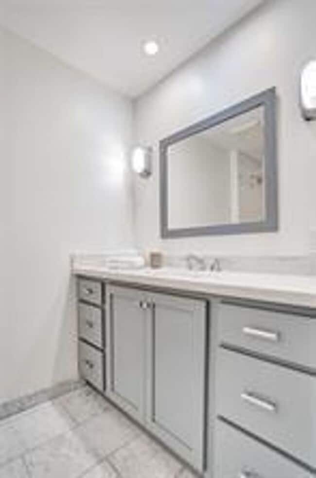 Building Photo - 1962 NE 7th St