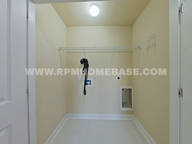 Building Photo - Freshly Updated 3-Bedroom Townhome in Reserve Pointe, Navarre