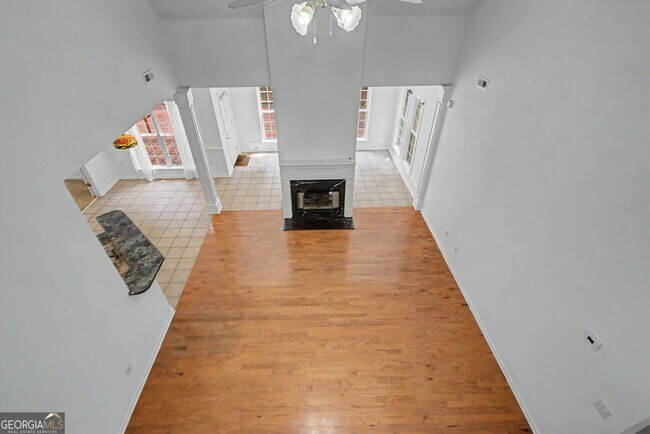Building Photo - 255 Squire Ln