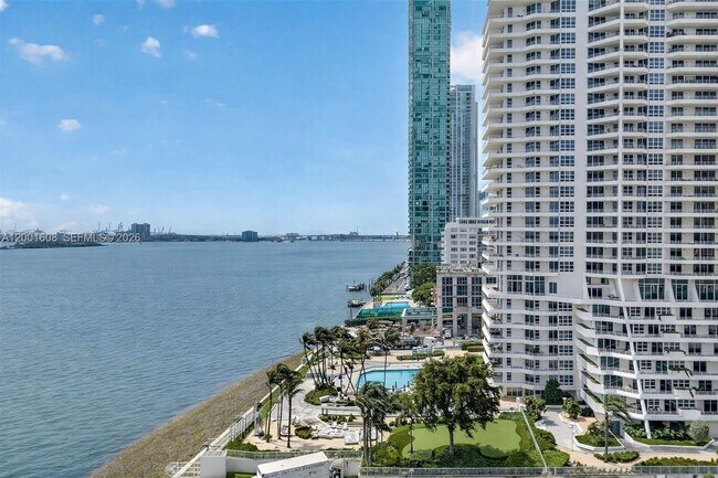 Building Photo - 600 NE 36th St