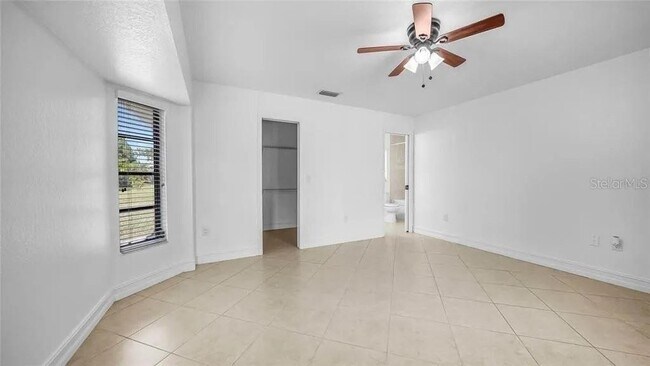 Building Photo - 367 Mendoza St