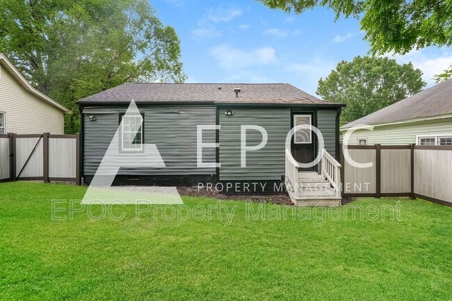 Building Photo - 405 Peele St