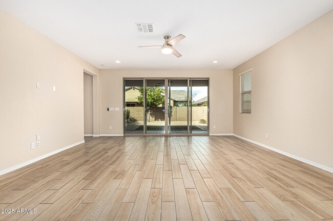 Building Photo - 19874 W Devonshire Ave