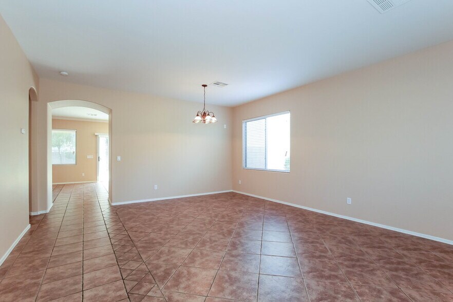 Building Photo - 14807 W Larkspur Dr
