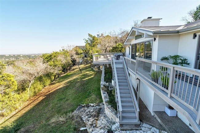 Building Photo - 1000 Redbud Trail