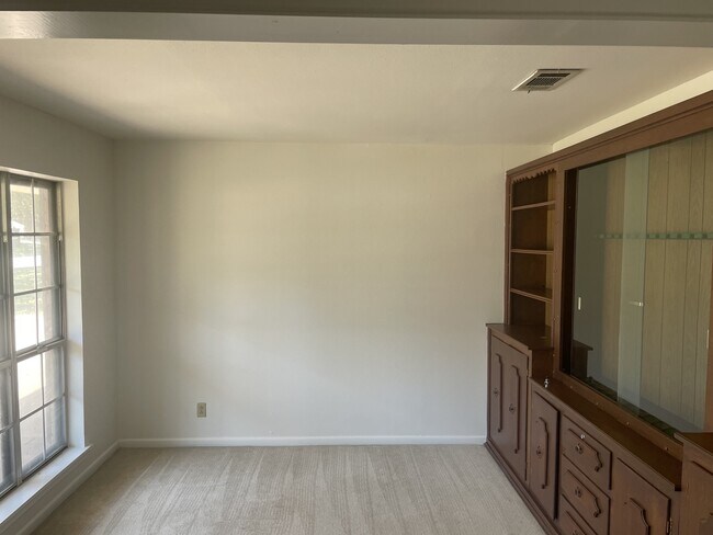 Building Photo - 1219 Neal Pickett Dr