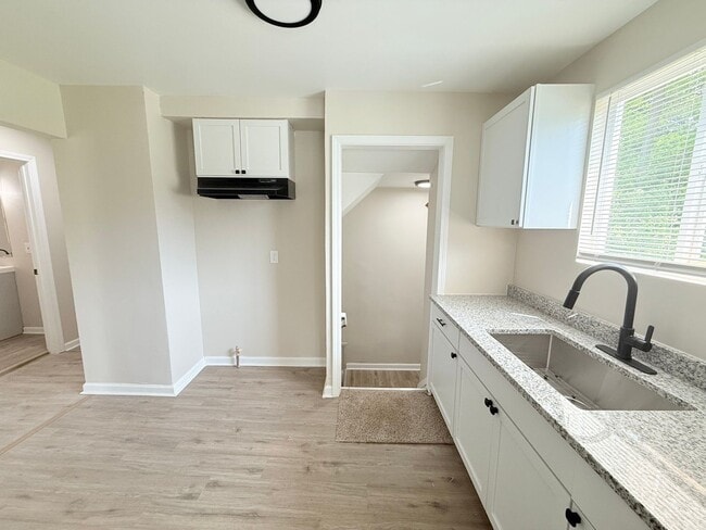 Building Photo - Renovated 3-Bedroom Home – We Welcome Sect...