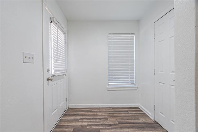 Building Photo - 605 Lloyd