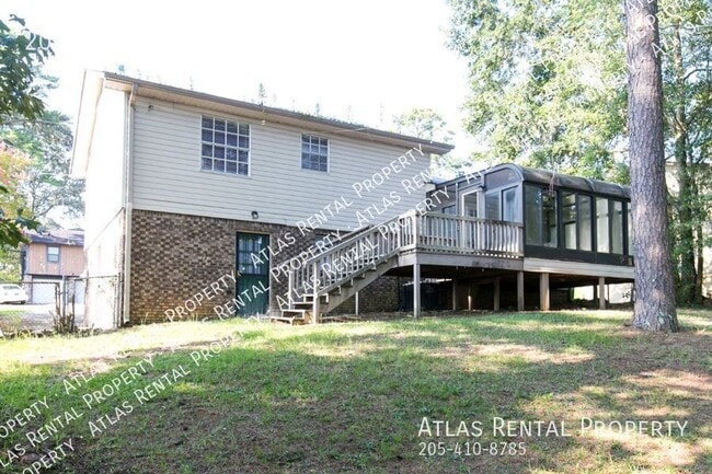Building Photo - 204 Glenvalley Ln NW