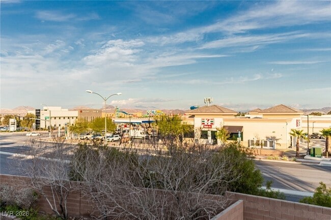 Building Photo - 788 Forest Peak St