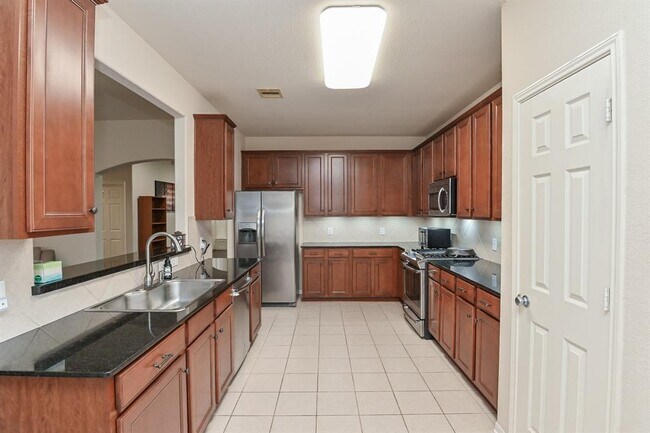 Building Photo - 4704 High Creek Ct