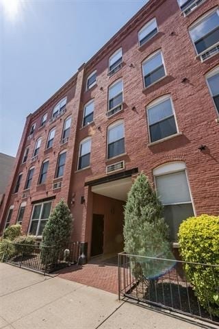 Building Photo - 222 Grand St