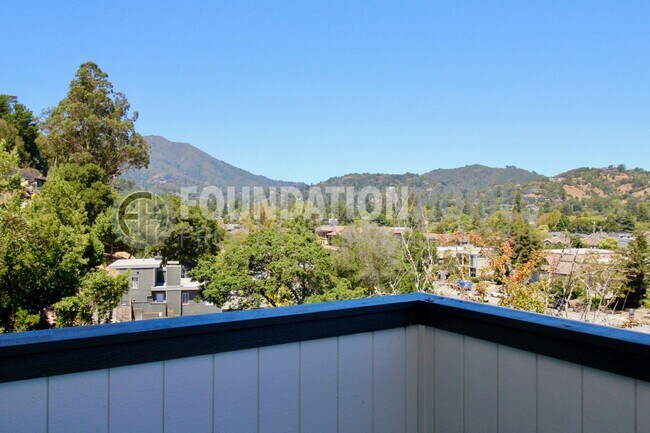 Building Photo - Remodeled Luxury Mill Valley Retreat - FOU...