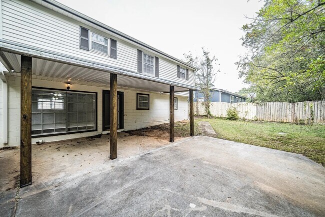 Building Photo - 3218 Uvalde Ln NW