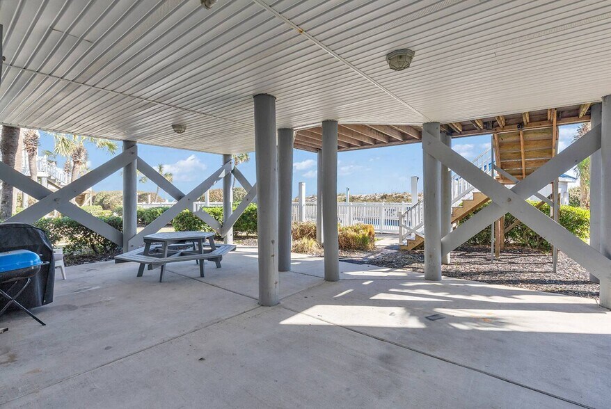 Building Photo - 1418 N Waccamaw Dr
