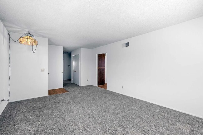 Building Photo - 10033 Kibler Dr