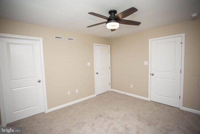 Building Photo - 239 Macoun Way