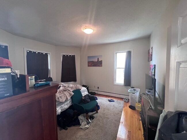 Building Photo - 50 Oliver St