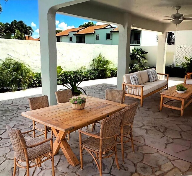 Building Photo - 1301 SW 124th Ct