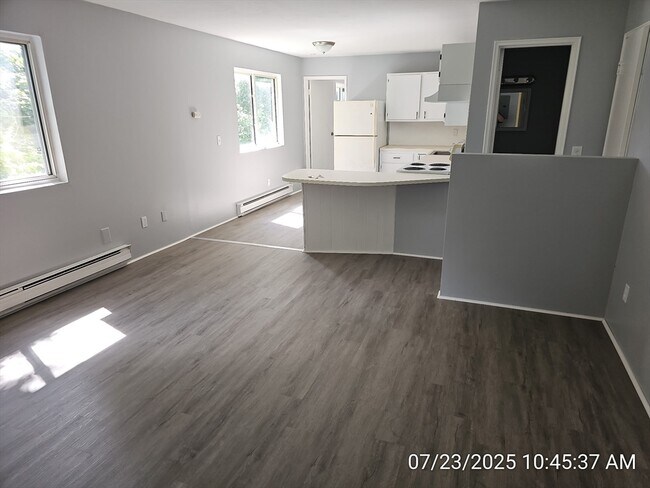 Building Photo - 8 New Plainville Rd