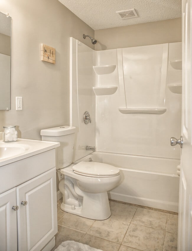 Building Photo - Beautifully Updated Ranch for Rent!