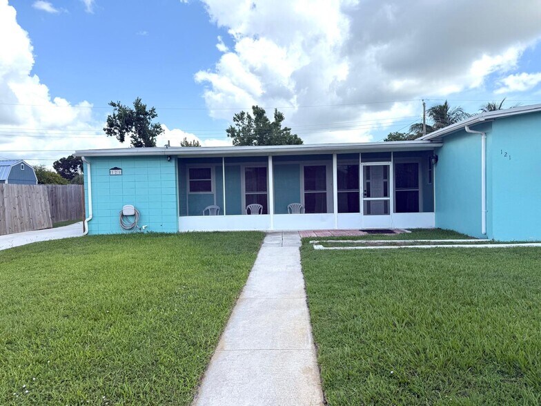 Primary Photo - 121 S Naranja Ave
