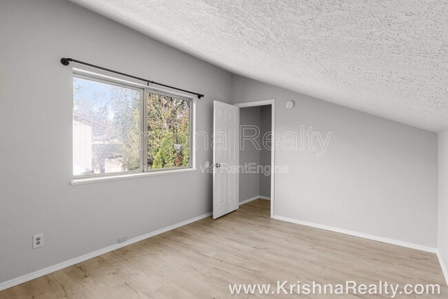 Building Photo - 9957 SW Scott Ct