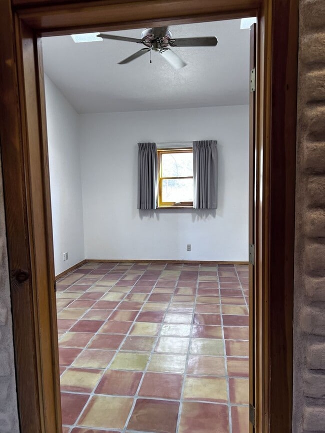 Building Photo - 5 Oriente Ct