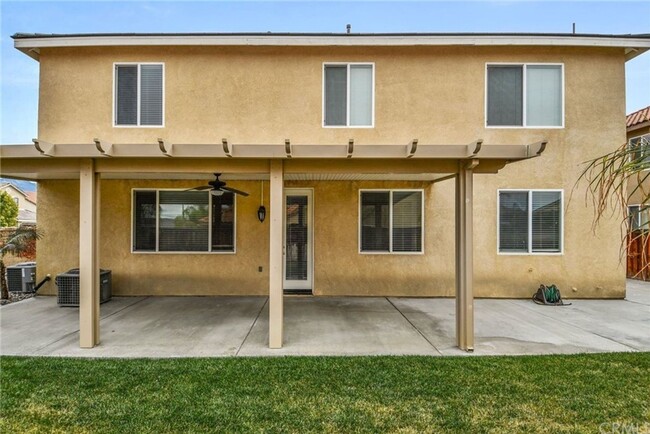 Building Photo - Spacious San Jacinto Home!