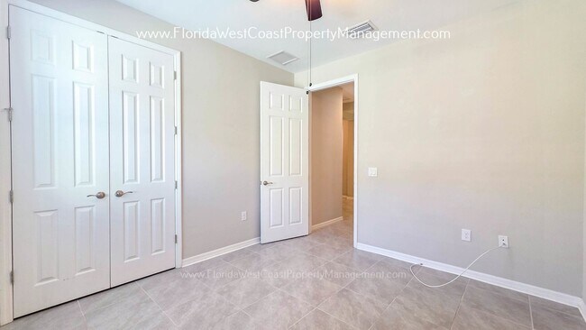 Building Photo - 11960 Blazing Star Dr