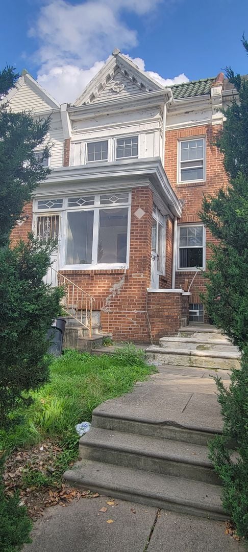 Building Photo - 5261 E Roosevelt Blvd