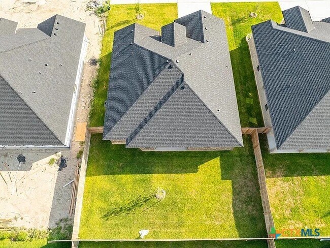 Building Photo - 602 Dred Roger Circle