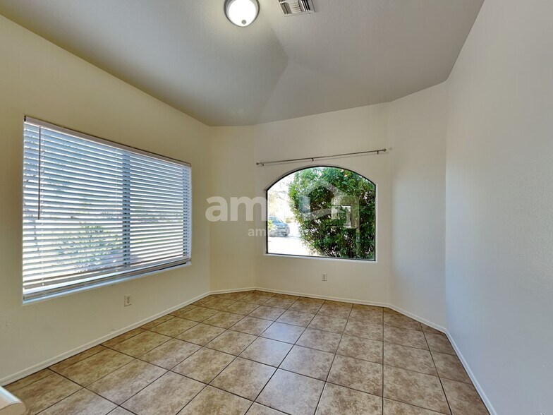 Building Photo - 2416 S 82nd Ave