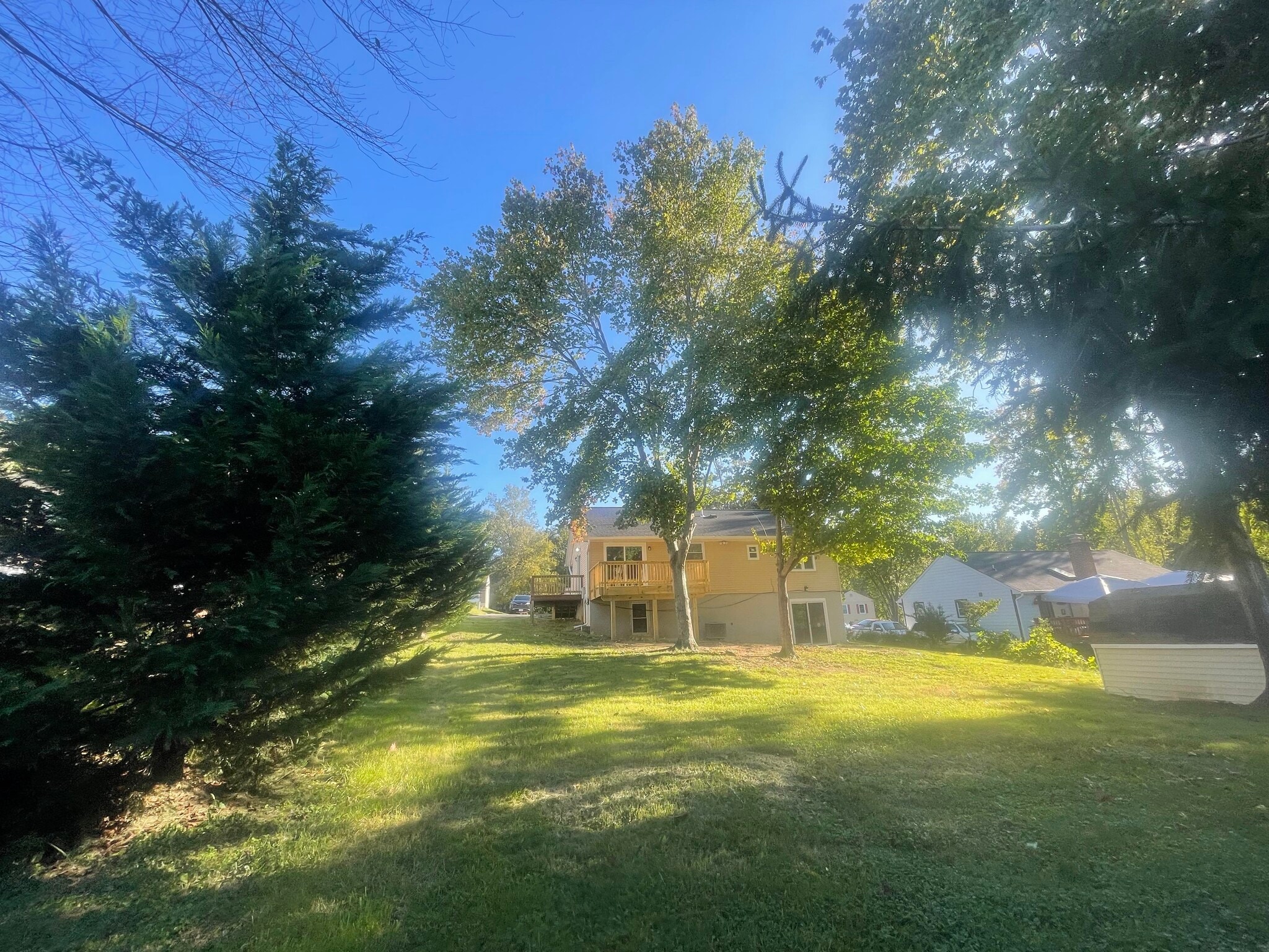 Building Photo - 221 Fallsway Ln