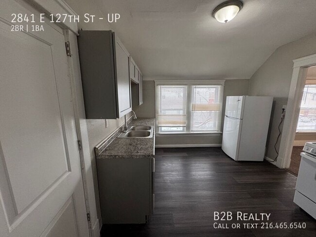 Building Photo - 2841 E 127th St