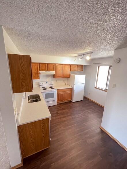 Building Photo - 5507 Fiesta Ln