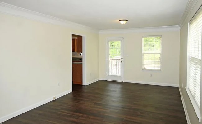 Building Photo - 41 E Castle Dr