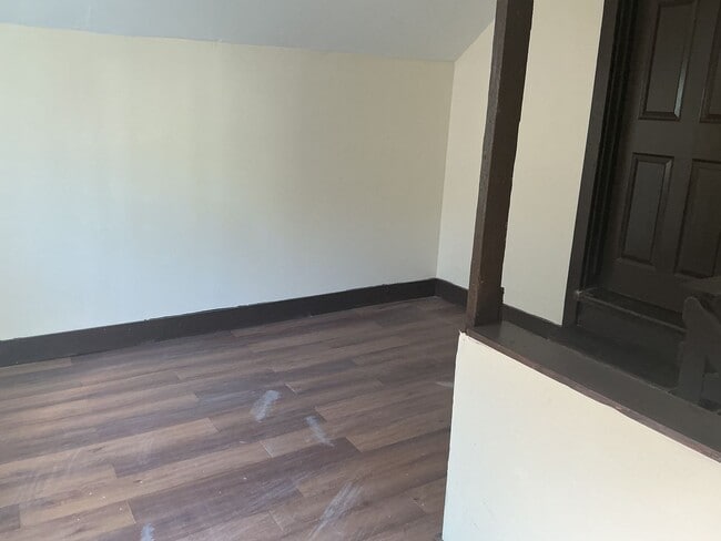 Building Photo - Spacious and Updated Single Family Home