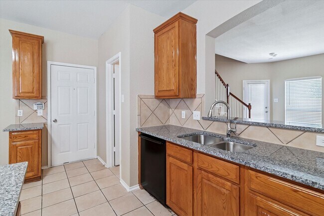 Building Photo - Spacious 3 Bedroom, 2 Bath on a Corner Lot