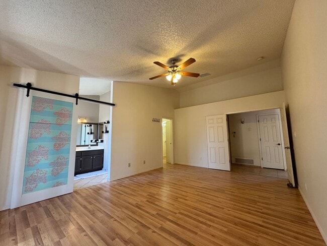 Building Photo - 2660 Ridge Crest St
