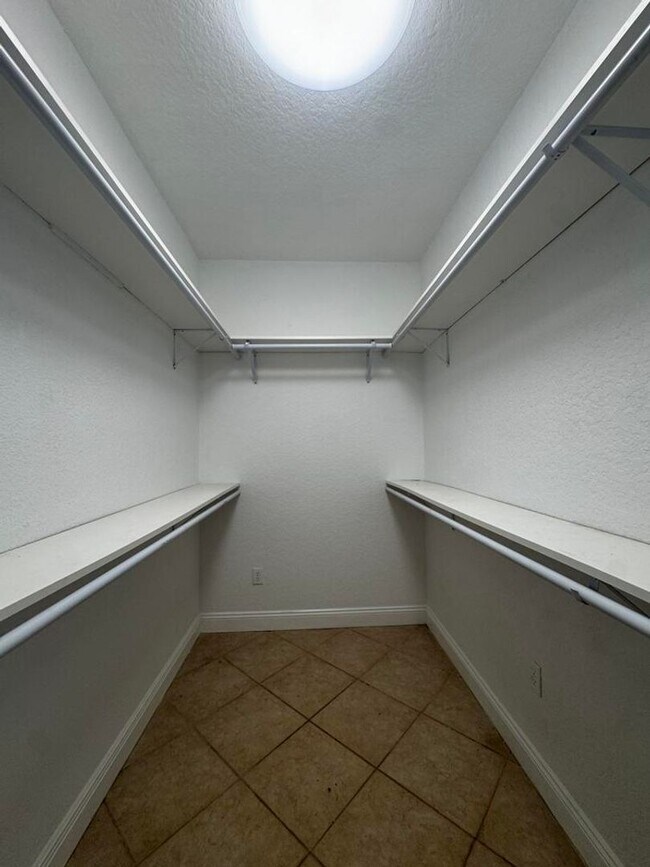 Building Photo - Beautiful Beachside Home in Ormond Beach!