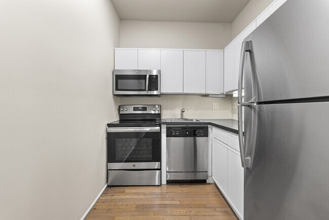 Building Photo - 74 Fenway