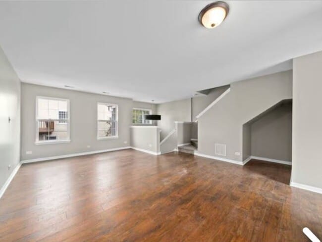 Building Photo - 512 Lincoln Station Dr