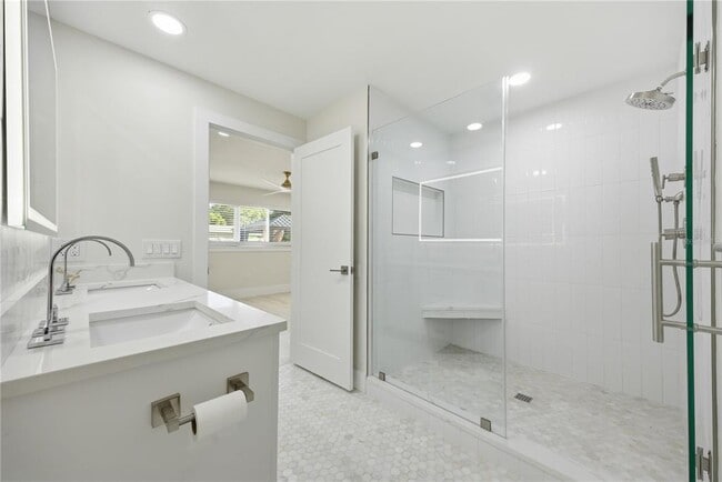 Building Photo - 1301 62nd Terrace S