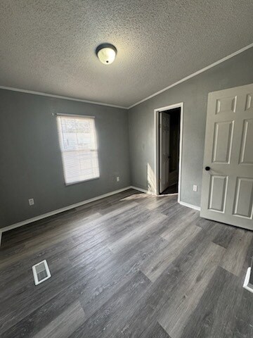 Building Photo - 126 Oak St