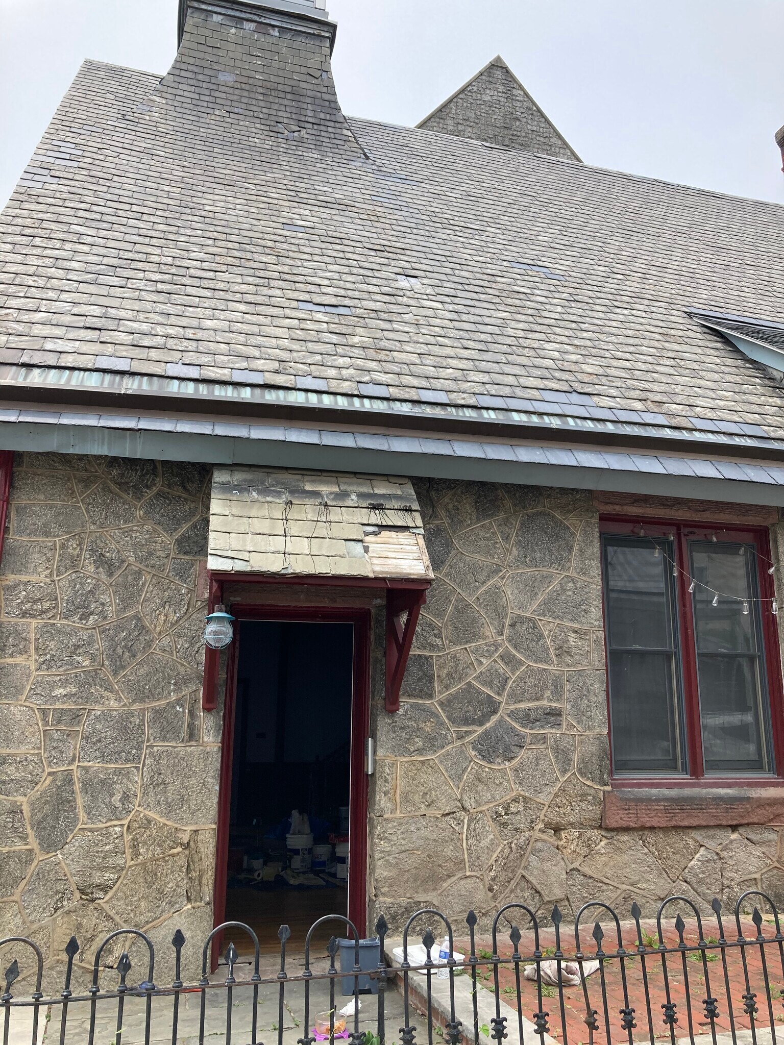 Building Photo - 151 W Salaignac St