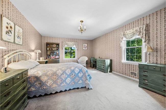 Building Photo - 35 Salters Farm Rd