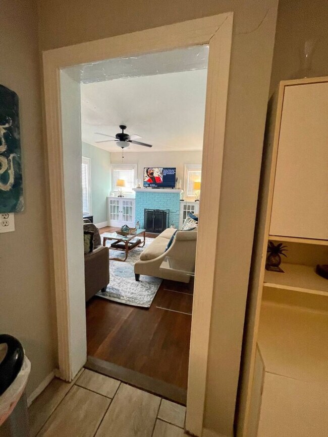 Building Photo - 2521 Avenue Q
