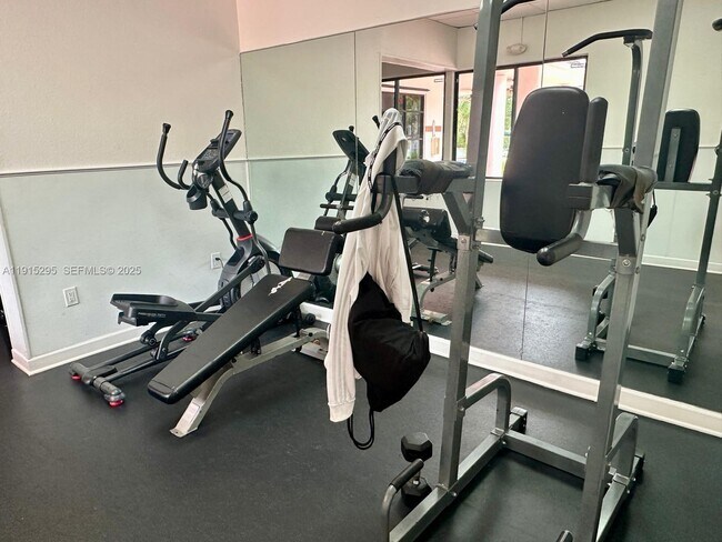 Building Photo - 9712 Hammocks Blvd